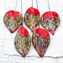 Load image into Gallery viewer, Scarlet Rita Leaf Head Pin Pendant
