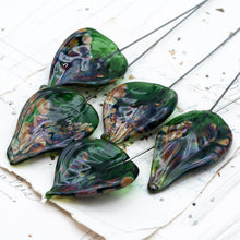Load image into Gallery viewer, Transparent Green Rita Leaf Head Pin Pendant
