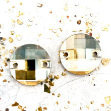 Load image into Gallery viewer, 20mm Golden Shadow Round Checkerboard Premium Crystal Link Pair
