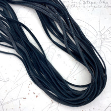 Load image into Gallery viewer, 3mm Black Flat Deerskin Lace Leather - 1 Meter
