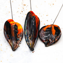 Load image into Gallery viewer, Monarch Rita Leaf Head Pin Pendant
