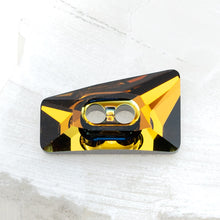 Load image into Gallery viewer, 17mm Tabac Premium Crystal Trapeze Button
