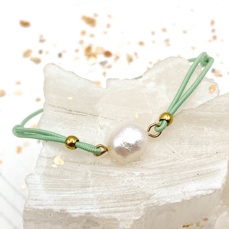 Sage Green Pearl Adjustable Stretch Bracelet - Gig's Paris Find