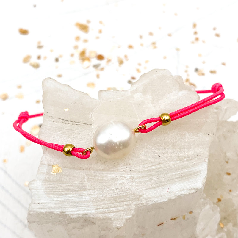 Neon Pink Pearl Adjustable Stretch Bracelet - Gig's Paris Find