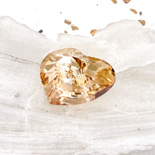 Load image into Gallery viewer, 16x14mm Golden Shadow Premium Crystal Heart Button
