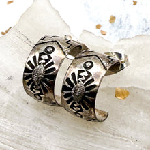 Load image into Gallery viewer, Womens' Silver Tribal Earring Pair
