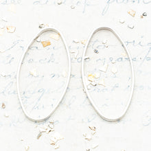 Load image into Gallery viewer, 41x21mm Oval Hoop Pair - Paris Find
