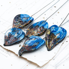Load image into Gallery viewer, Pre-Order Swirled Blue Rita Leaf Head Pin Pendant
