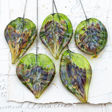 Load image into Gallery viewer, Moss Green Rita Leaf Head Pin Pendant

