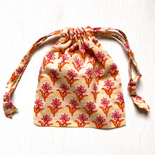 Load image into Gallery viewer, Pink Flower Print Jewelry Bag - Paris Find

