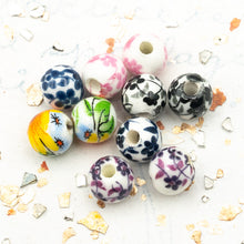 Load image into Gallery viewer, Little Flower Garden Flower Beads - 10 pcs - Paris Find
