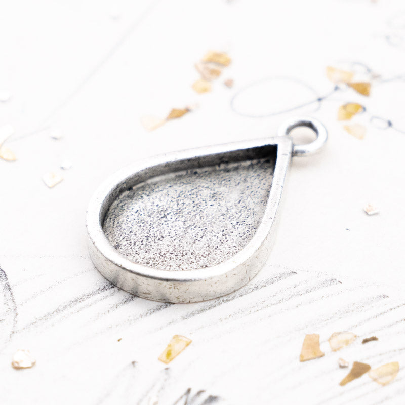 Grande Antique Silver Drop Single Loop Pendant