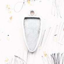 Load image into Gallery viewer, Grande Antique Silver Arrowhead Pendant
