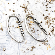 Load image into Gallery viewer, Antique Silver-Plated Lasso Charm - 2pcs
