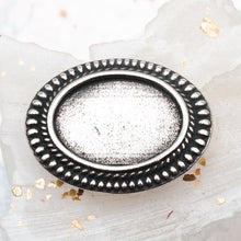 Load image into Gallery viewer, 10mm Antique Silver Flat Dotted Cabochon Slider for Flat Leather
