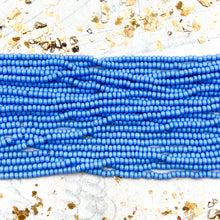 Load image into Gallery viewer, 8/0 Periwinkle Seed Bead Hank
