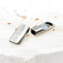 Load image into Gallery viewer, 3mm Antique Silver Flat Magnetic Clasp
