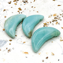 Load image into Gallery viewer, Amazonite Crescent Moon Bead

