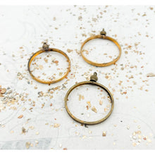 Load image into Gallery viewer, Vintage Watch Frame Pendant - Paris Find
