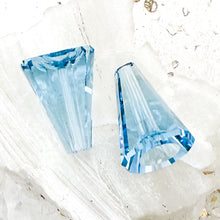 Load image into Gallery viewer, 17mm Aquamarine Austrian Crystal Artemis Beads - 2pcs
