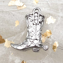 Load image into Gallery viewer, Platinum Boot Pendant Roulette
