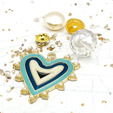 Load image into Gallery viewer, Pop of Pearl Cool Blue Heart Pendant Kit
