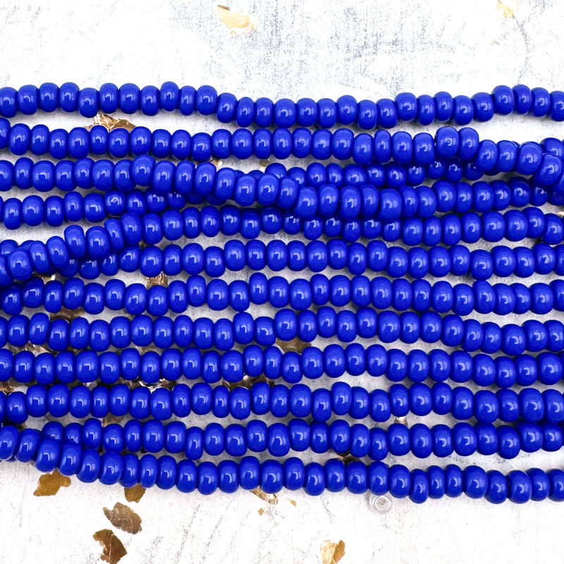 8/0 Deep Blue Ocean Seed Bead Hank