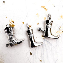 Load image into Gallery viewer, Platinum Boot Pendant Roulette
