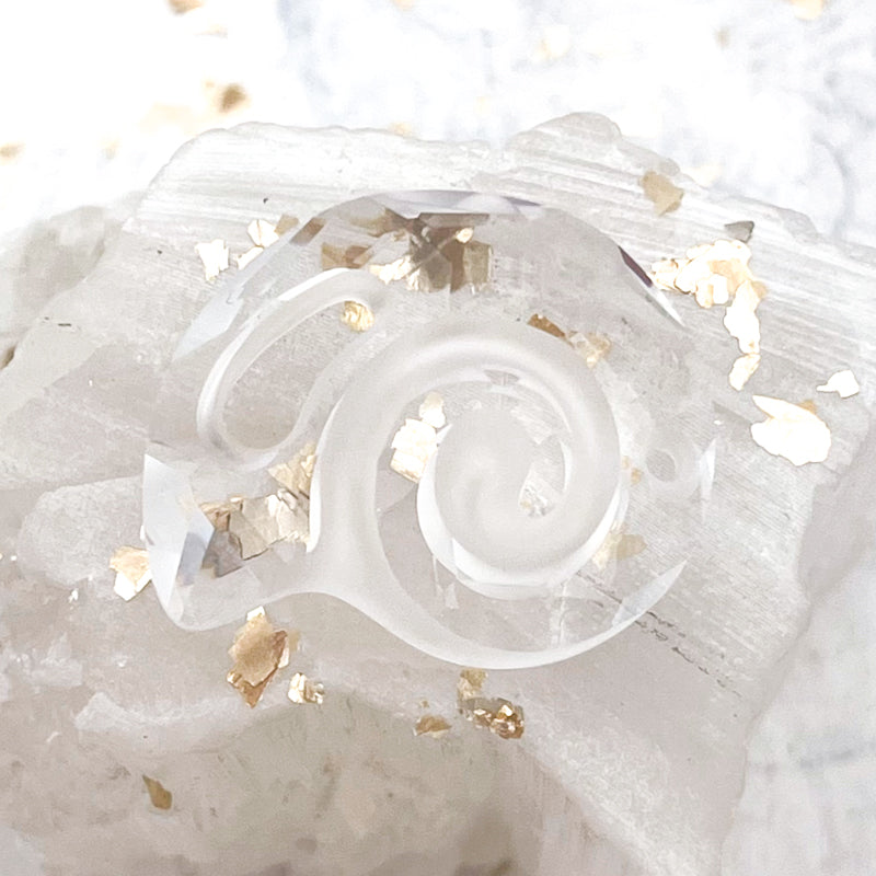 28mm Crystal Sea Snail Premium Austrian Pendant