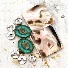 Load image into Gallery viewer, Czech &amp; Shell Bead Kit
