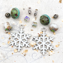 Load image into Gallery viewer, Rustic Snowflake Kit
