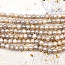 Load image into Gallery viewer, Pretty Pearl Bead Strand

