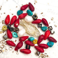 Load image into Gallery viewer, Transparent Fish Bead Mix
