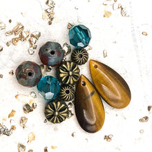 Load image into Gallery viewer, Rustic Bloom Earring Mix
