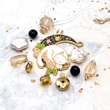 Load image into Gallery viewer, Sleeping Cat Spring Pendant and Earring Kit
