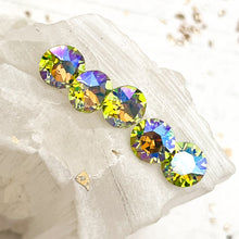 Load image into Gallery viewer, Citrus Green with Blue AB Foiled Crystal Set - 5pcs
