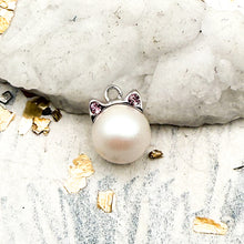 Load image into Gallery viewer, 11mm Cute Kitty Premium Austrian Crystal Charm
