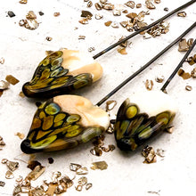 Load image into Gallery viewer, Pre-Order Small Honeystone Rita Leaf Head Pin Pendant
