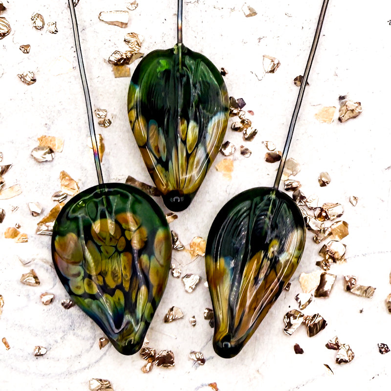 Small Green with Envy Rita Leaf Head Pin Pendant