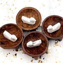 Load image into Gallery viewer, Swan White Howlite Gemstone Bead/Pendant
