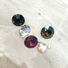 Load image into Gallery viewer, Mixed Stone Chaton Set - 5pcs
