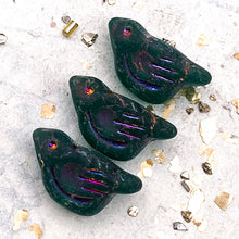 Load image into Gallery viewer, 11x22mm Bird Matte Emerald with Volcano Wash
