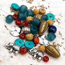 Load image into Gallery viewer, Christmas in India Bead Mix
