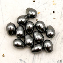 Load image into Gallery viewer, 11mm Crystal Grey Pearl - 12pcs
