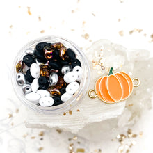 Load image into Gallery viewer, Spooky Pumpkin Patch Superduo 2-Hole Bracelet Kit
