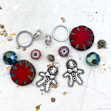 Load image into Gallery viewer, You Can&#39;t Catch Me! Earring Kit
