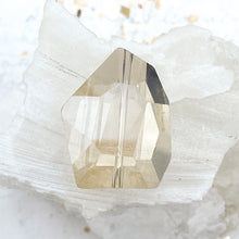Load image into Gallery viewer, Organic Light Smoky Crystal Pendant Bead
