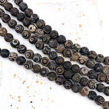 Load image into Gallery viewer, 8mm Rustic Tibetan Agate Faceted Round Gemstone Bead Strand
