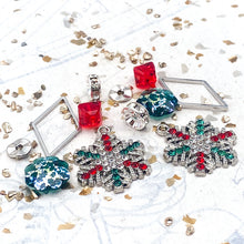 Load image into Gallery viewer, Yuletide Snowflakes Earring Kit
