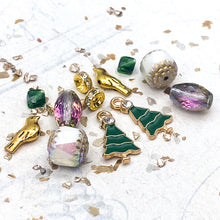 Load image into Gallery viewer, Glistening Christmas Earring Kit
